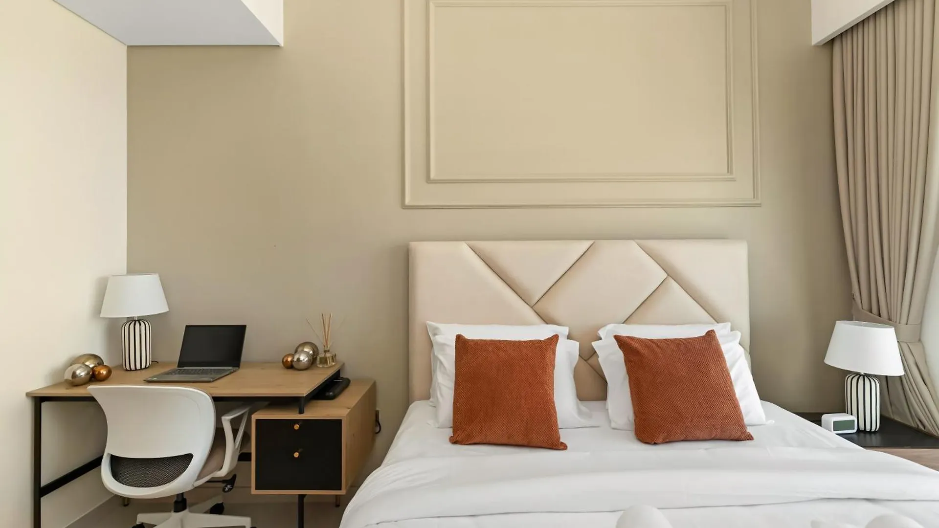 New! Panoramic Burj Khalifa Views At Burj Royale Apartment Dubai
