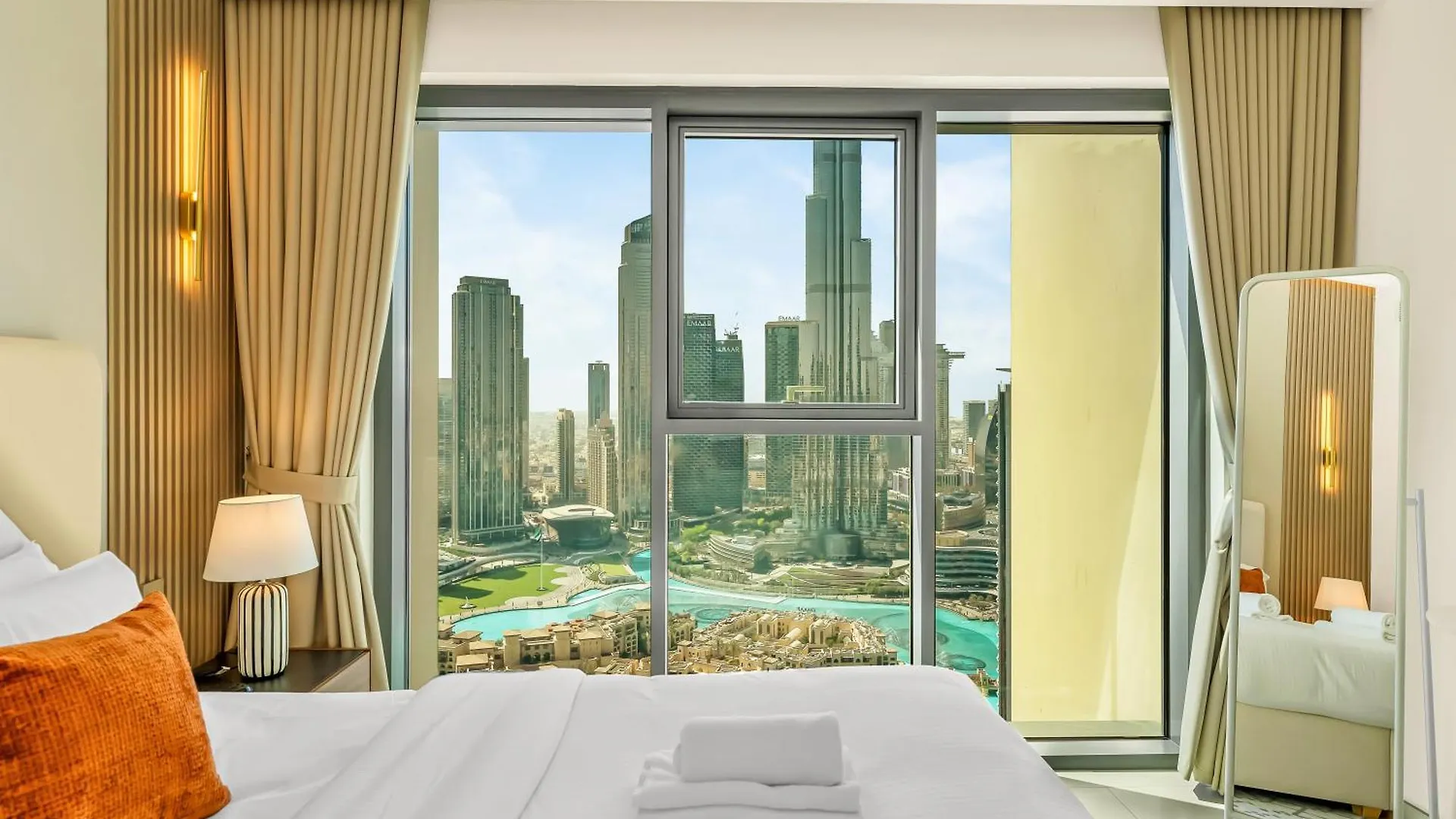New! Panoramic Burj Khalifa Views At Burj Royale Apartment Dubai