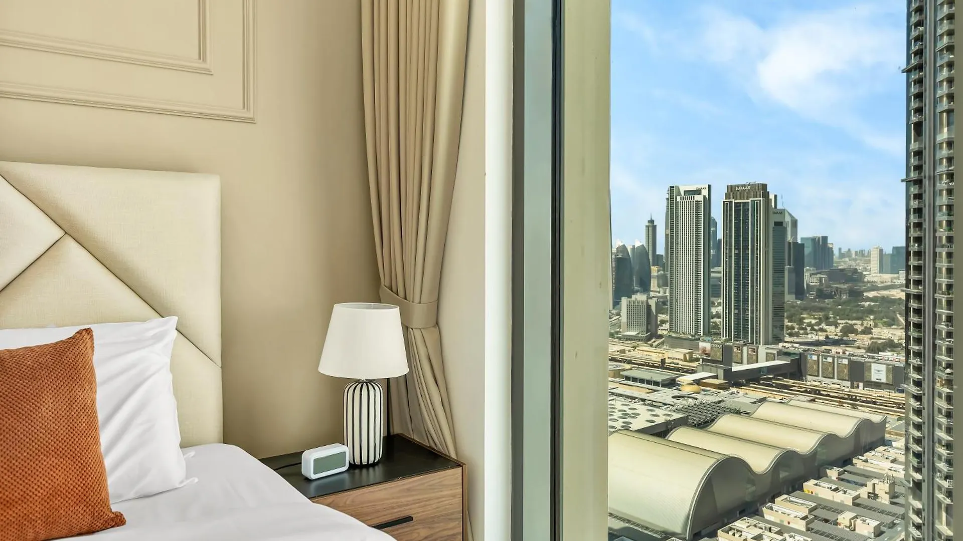 New! Panoramic Burj Khalifa Views At Burj Royale Apartment Dubai
