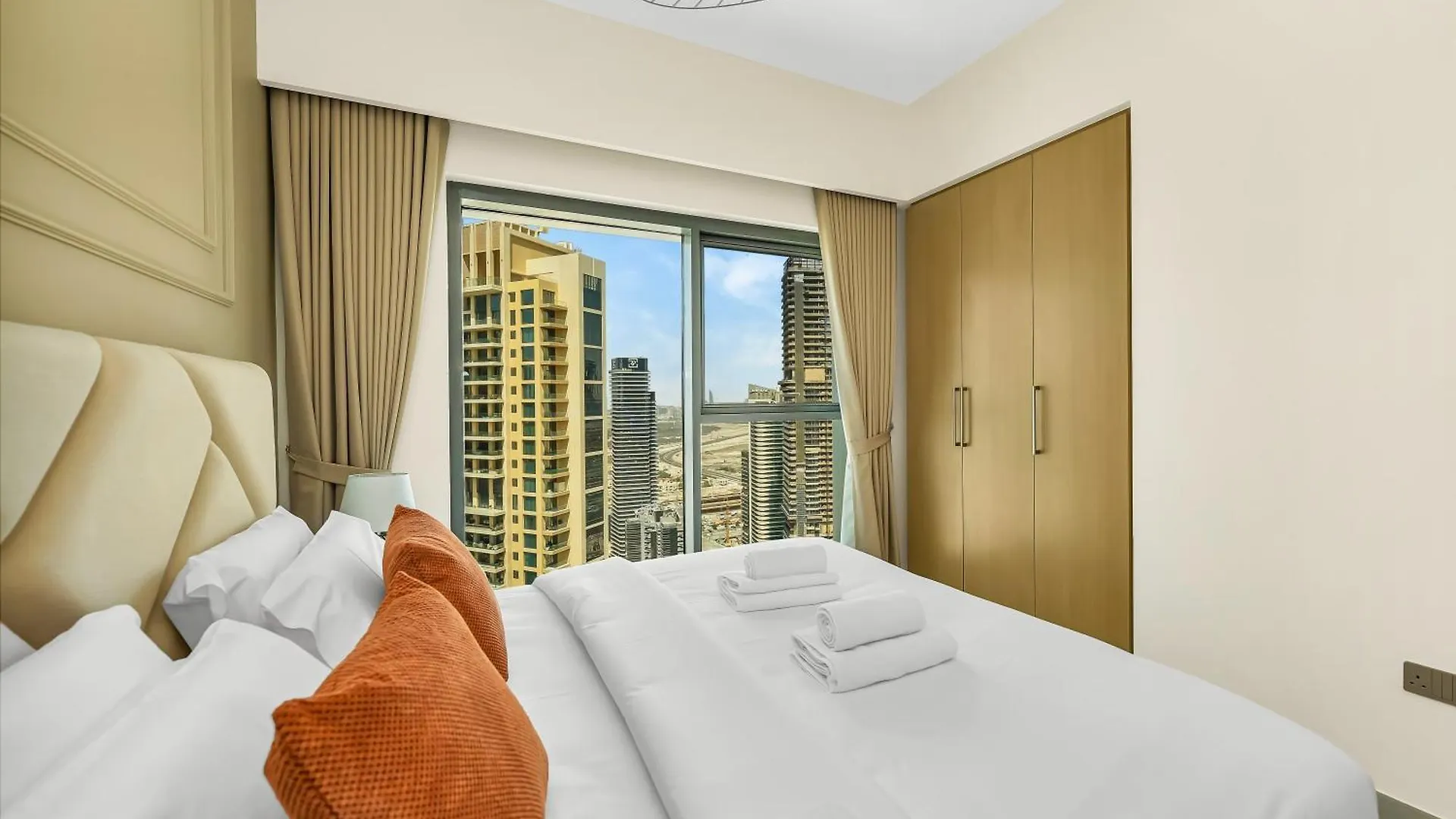 New! Panoramic Burj Khalifa Views At Burj Royale Apartment Dubai United Arab Emirates