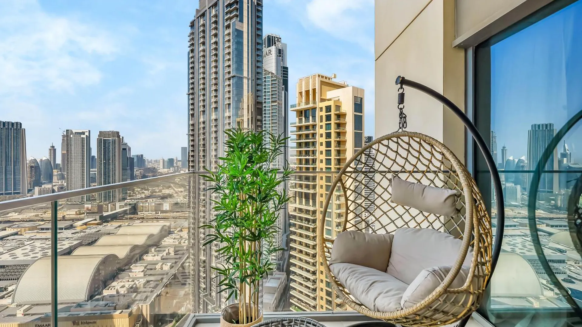 New! Panoramic Burj Khalifa Views At Burj Royale Apartment Dubai