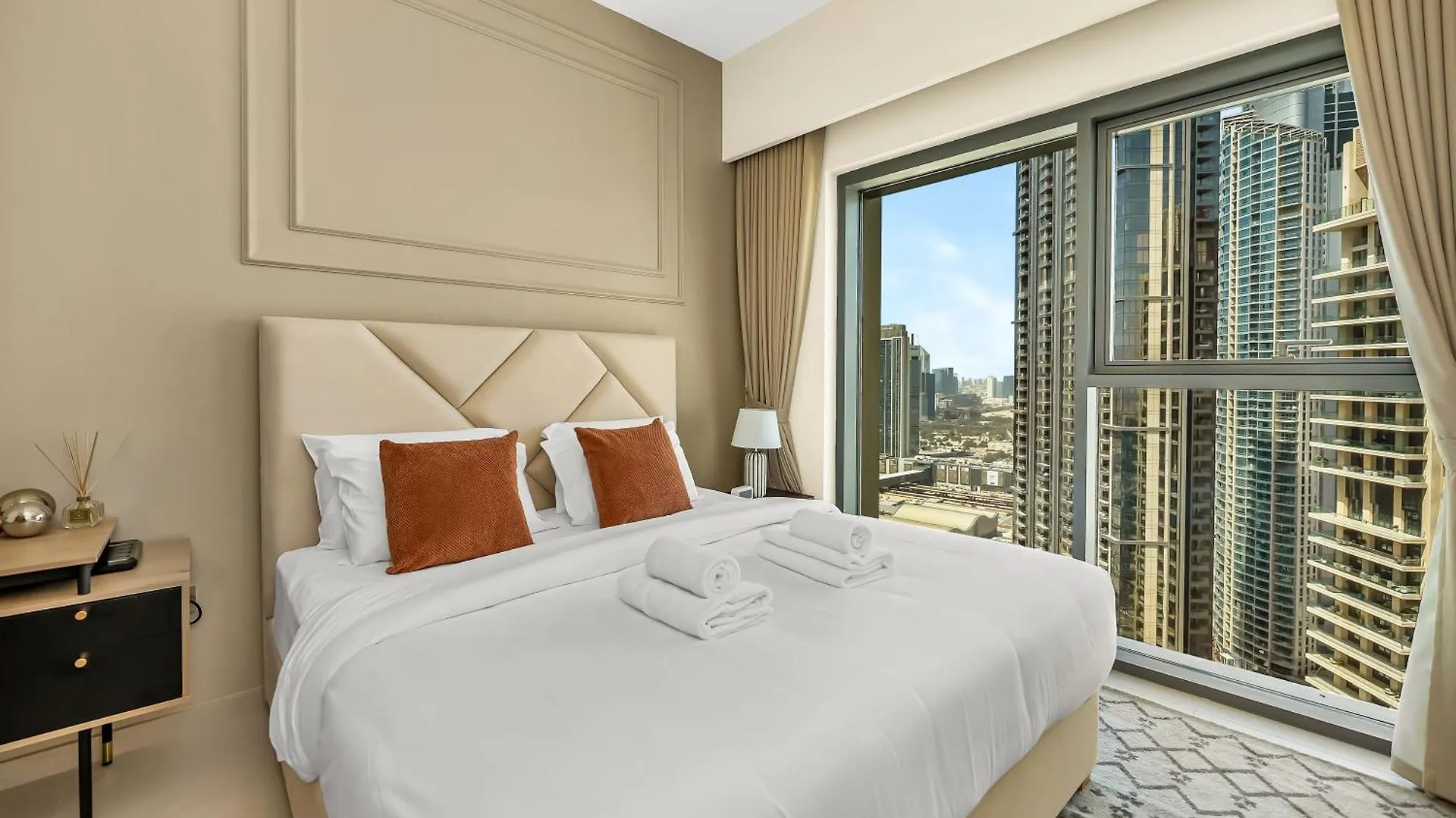 New! Panoramic Burj Khalifa Views At Burj Royale Apartment Dubai